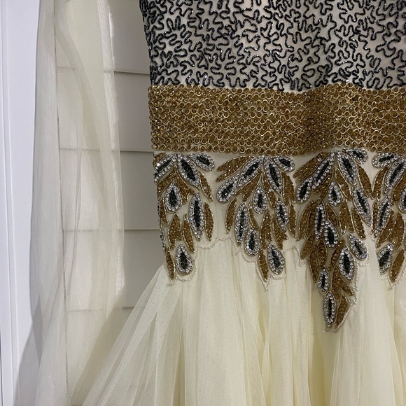 Stunning Indian Anarkali Outfit - for Wedding Receptions, Sangeet or Mehndi! - Picture 2 of 2